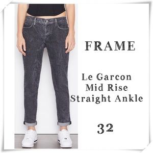 Frame Denim Le Garcon Mid Rise Straight Ankle Jeans in Edgey Black STYLE LGJ830